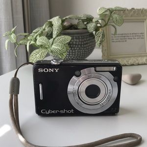 Sony Cybershot w/ case